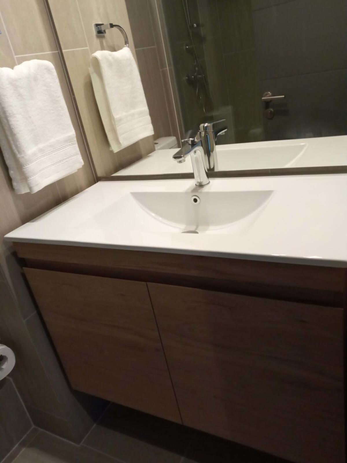 Hom I Comodo Depto Nuevo En La Mejor Zona De Pto Varas Apartamento Puerto Varas